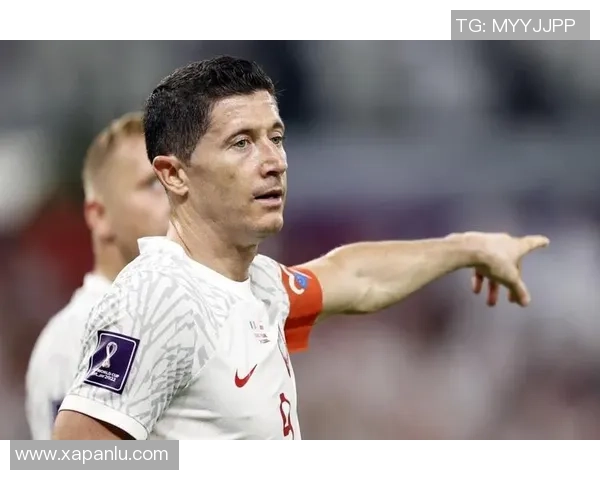 莱万表达留队愿望若续约失败将考虑退役选择